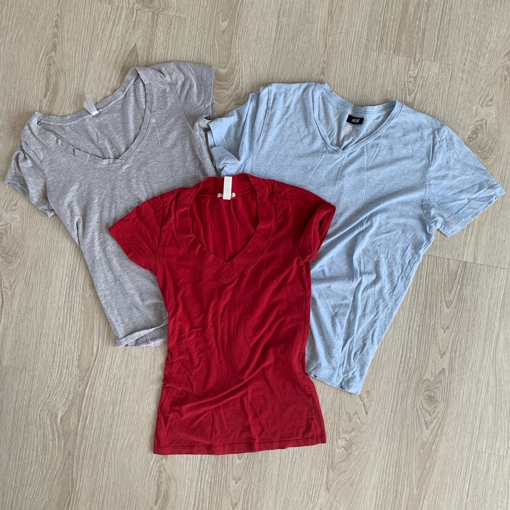 Bundle of Three V-neck T-shirts